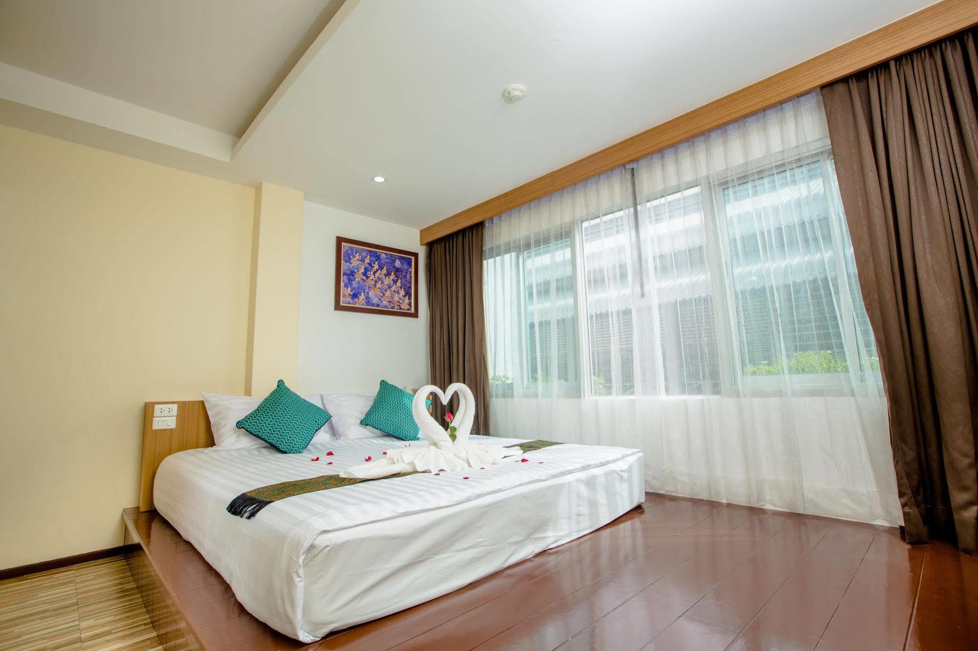 Patong Landmark Hotel Extérieur photo